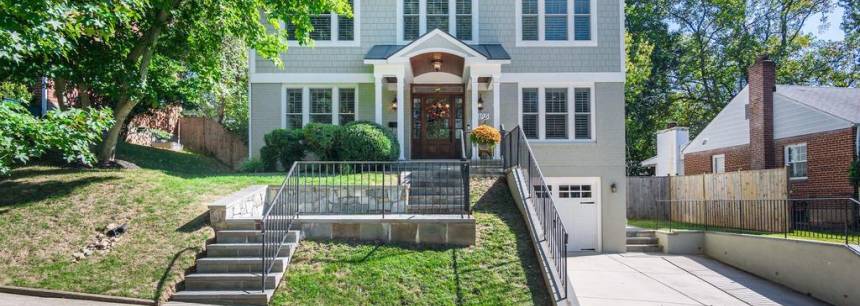 10105 Crestwood