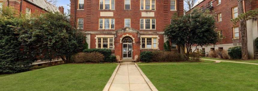 3026 Porter St NW 102