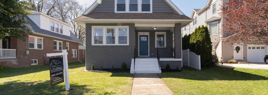2 W Hoffman Ave