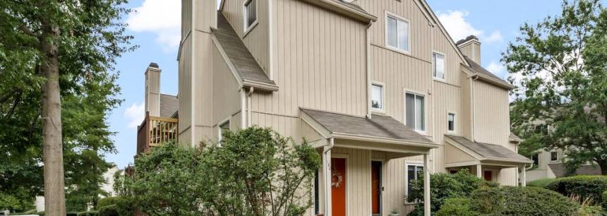 180 Woodlake Dr
