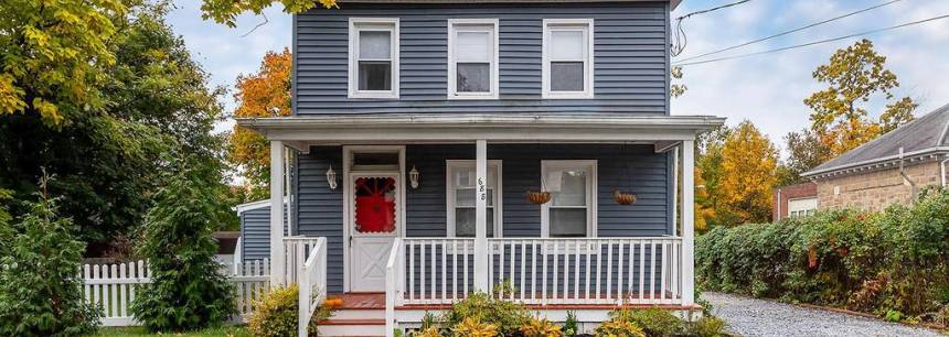 688 Main St