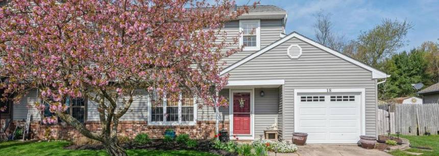 18 Greenwich Dr
