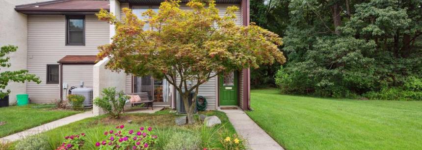 28 W Azalea Ln