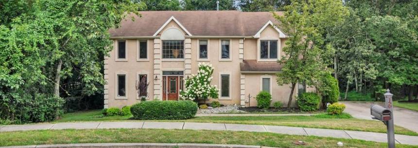 16 Regan Ct