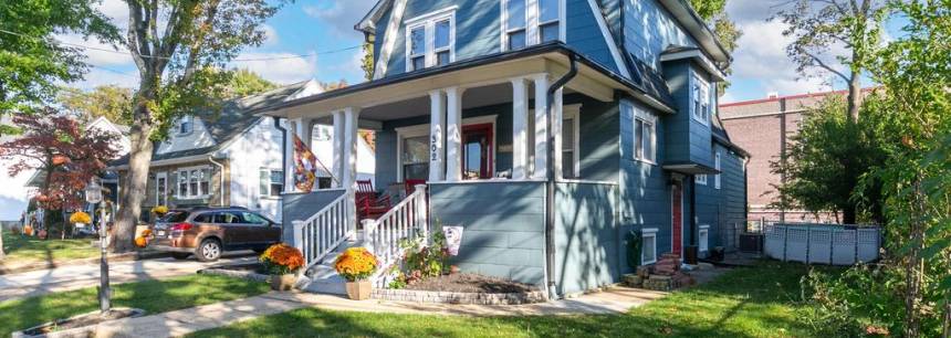 302 Center St