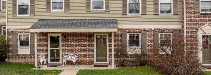 24 Barclay Ct 204 U-24