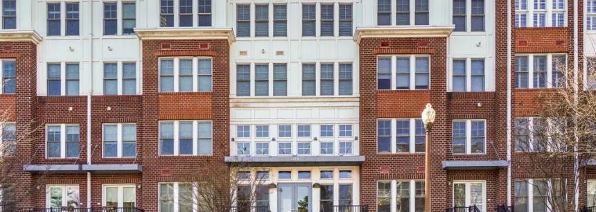 1418 N Rhodes St B425