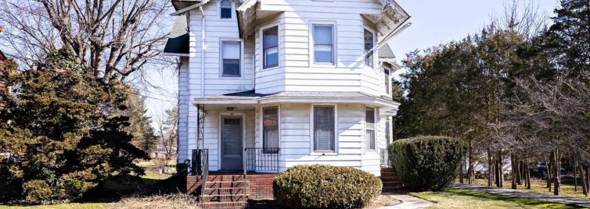 97 S Main St