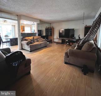 57 Elsin Ln