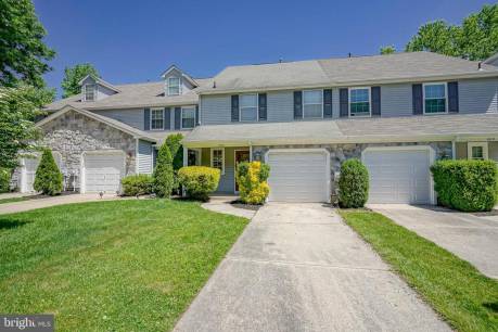 604 Hazelwood Ln