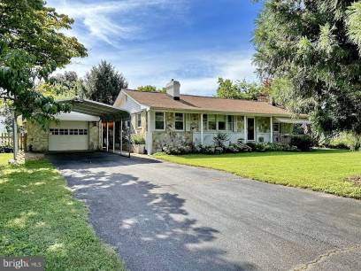 270 W Potomac Dr