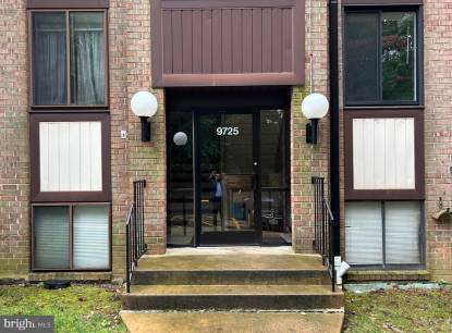 9725 Kings Crown Ct 101