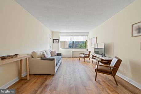 4515 Willard Ave 606S