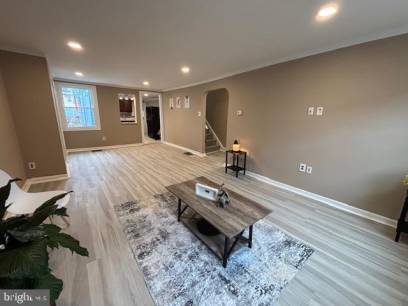 221 Saint Mary St