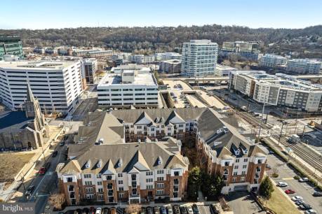 200 W Elm St 1308