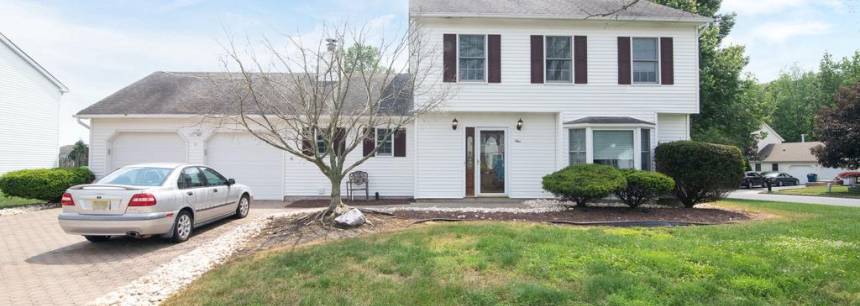 1 Surrey Dr
