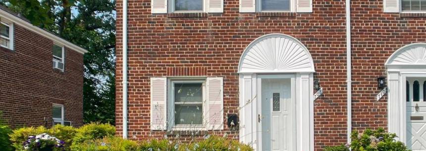 708 Nelson