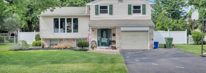 9 Arrowhead Dr