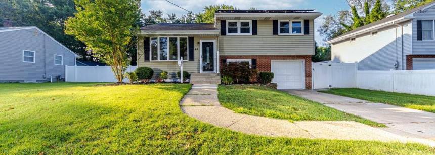 44 Ash Ave