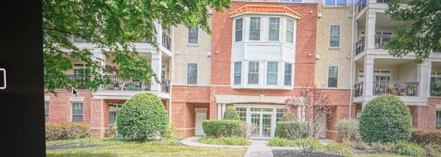 327 Plaza Grande