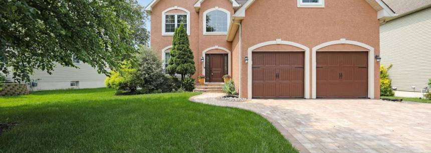 208 Spruce Trl