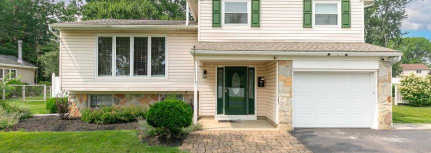 9 Arrowhead Dr