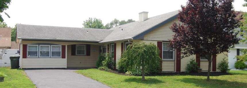 28 Pond Ln