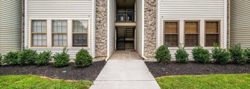 8 Bridgewater Dr