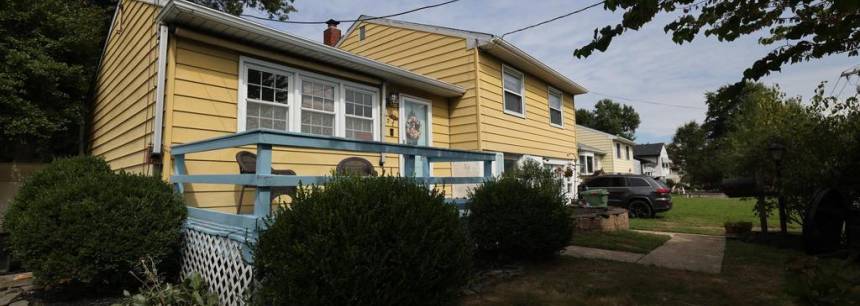 122 E Main St