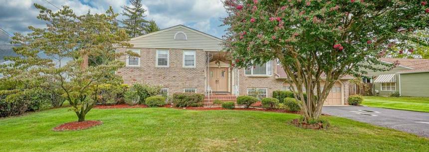 3008 Chapel Ave W