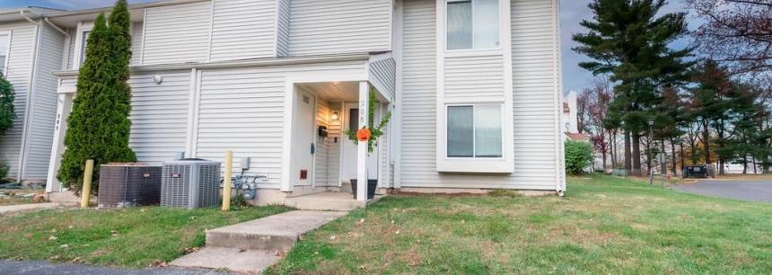 208 Deerpark Ct