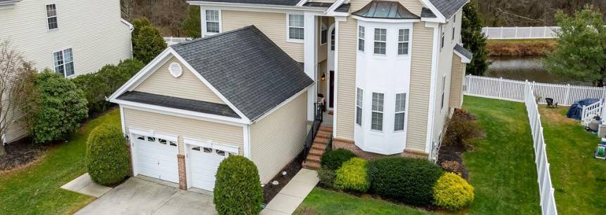 912 Denston Rd