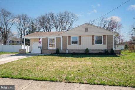6 Chestnut Hill Ct