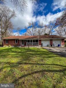 53 E Cedar Ave