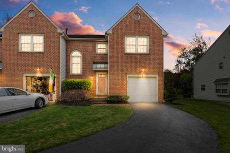 2 Dorset Dr