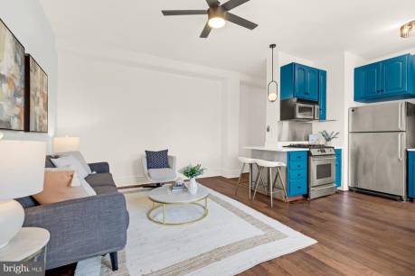 1725 17th St NW 405