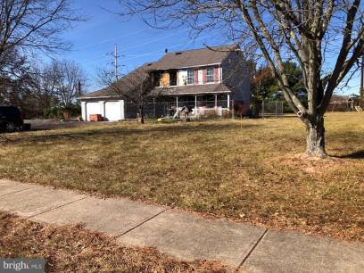 820 Waterford Dr