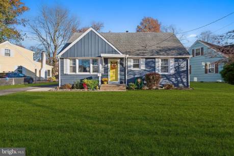 302 W Holly Ave