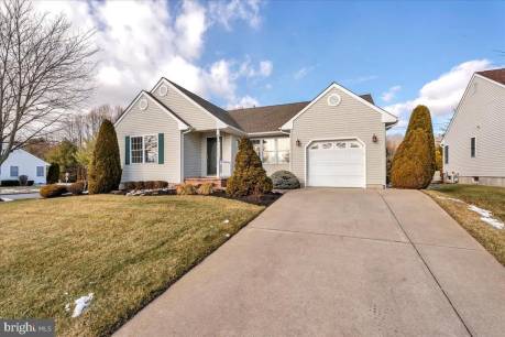 121 Canopy Ln