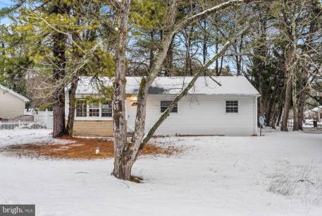 211 Robin Rd