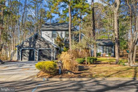 13 Chadwick Dr