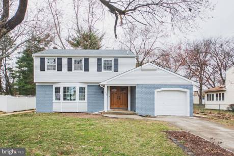 326 Royal Oak Ave