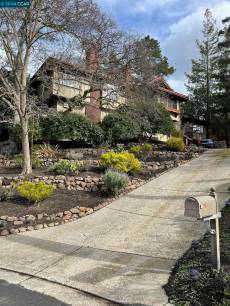221 Biltmore Ct