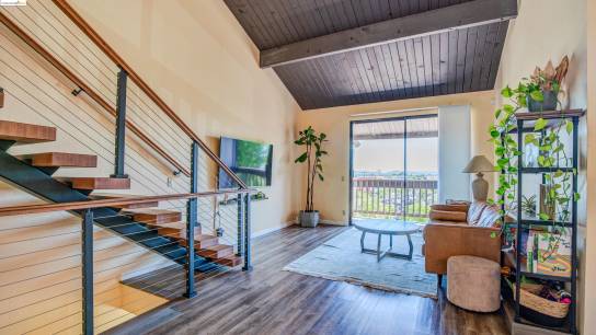 2101 Shoreline Dr 458