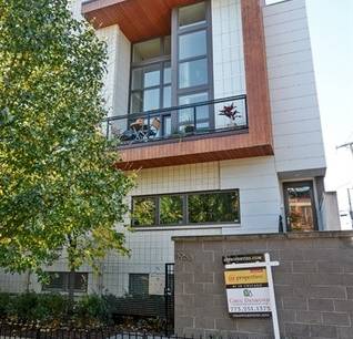 1956 N Wilmot Ave #4