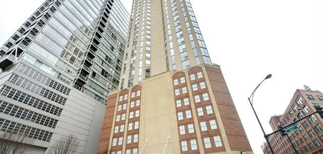 645 N Kingsbury St #903