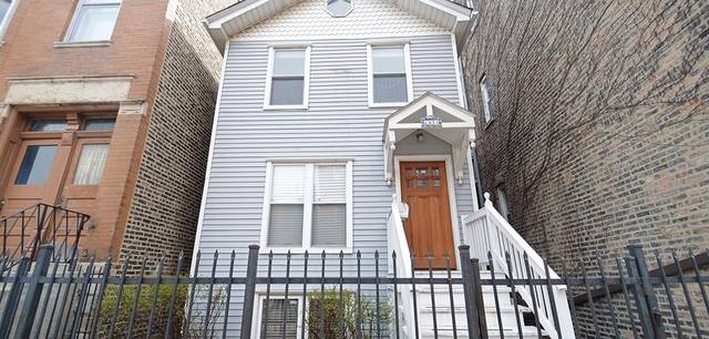 2053 W Superior St