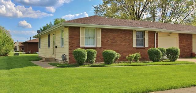 1027 W Dresden Dr
