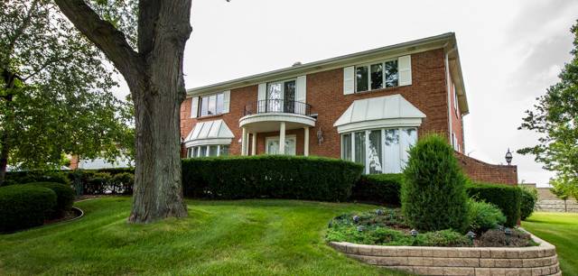19W084 Avenue Chateaux N
