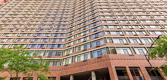 211 E Ohio St 1401